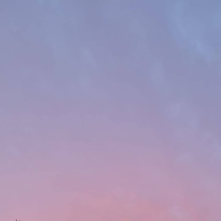 Ein blau-lila Himmel